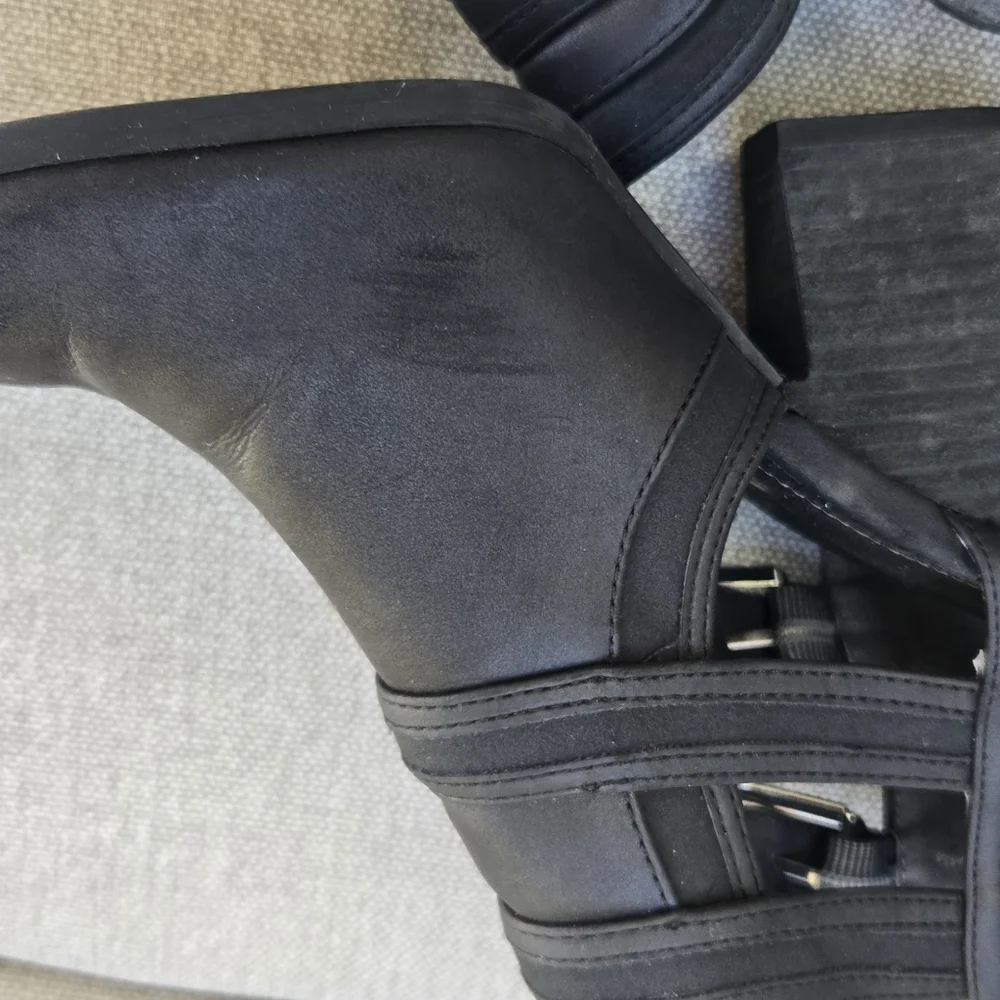 Charles By Charles David Black Western Booties